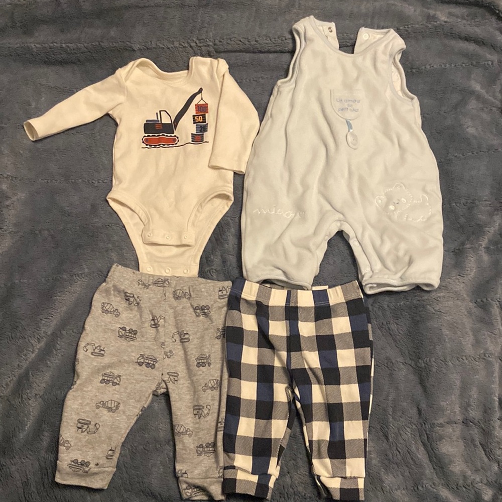 🍭🌟3 months baby kit in EUC & a very soft embroidered sleeveless romper